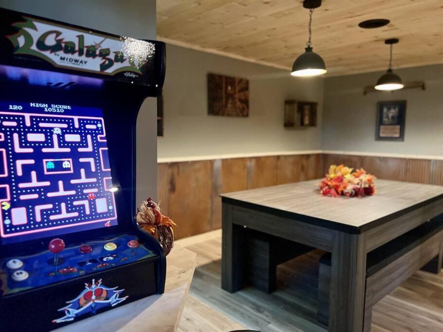 Villa Moonshine Manor-Pets Ok-W/D-Pool Table-Arcade-Hot Tub Gatlinburg Exterior foto